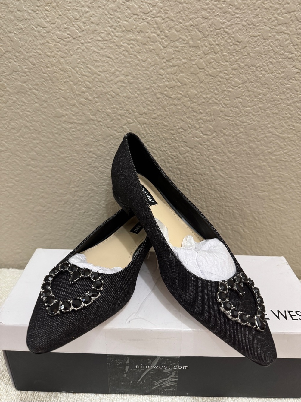 Nine West HEARTS7 Black Crystal Heart Pointed Toe Flats 9.5 NIB